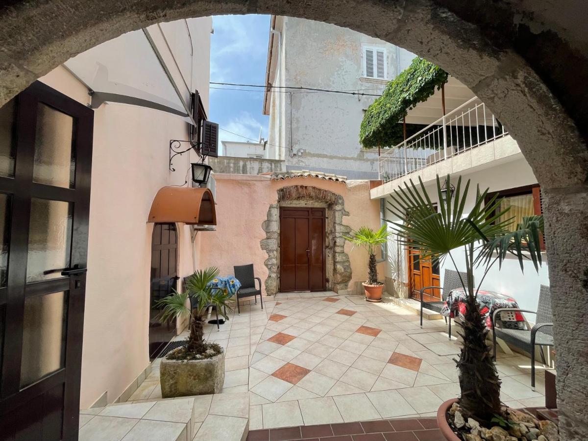 Apartamento Casa Di Nives Krk Town Exterior foto